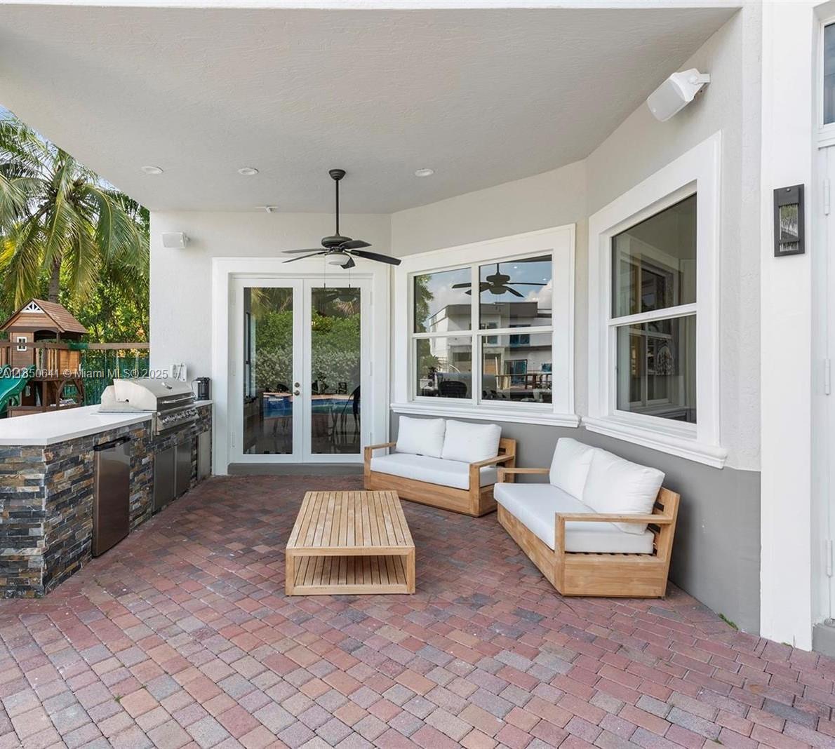 Photo of 1031 Harbor Ct  (1031), Hollywood, Florida, 33019 - 