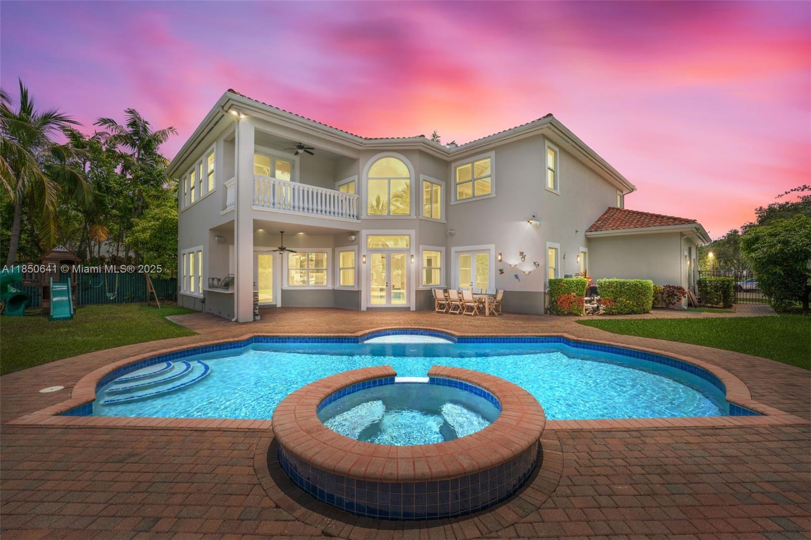 Photo of 1031 Harbor Ct  (1031), Hollywood, Florida, 33019 - 