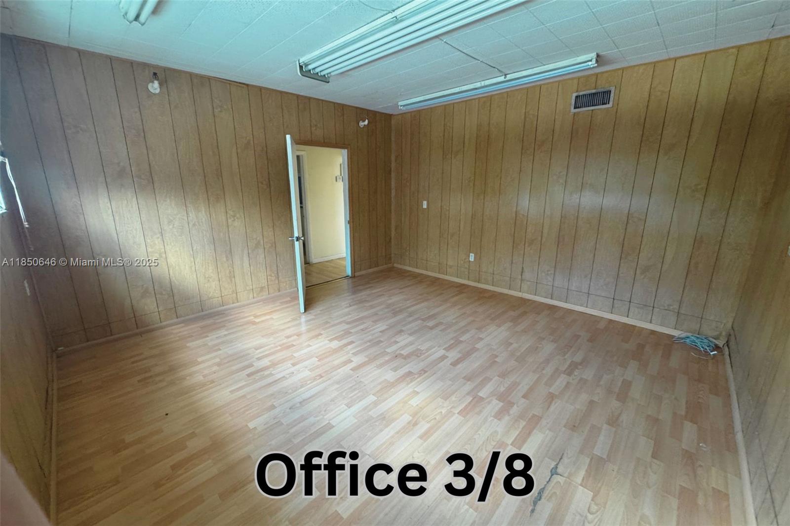 See details / sq. ft. $ 2025-08-01 0 Photo