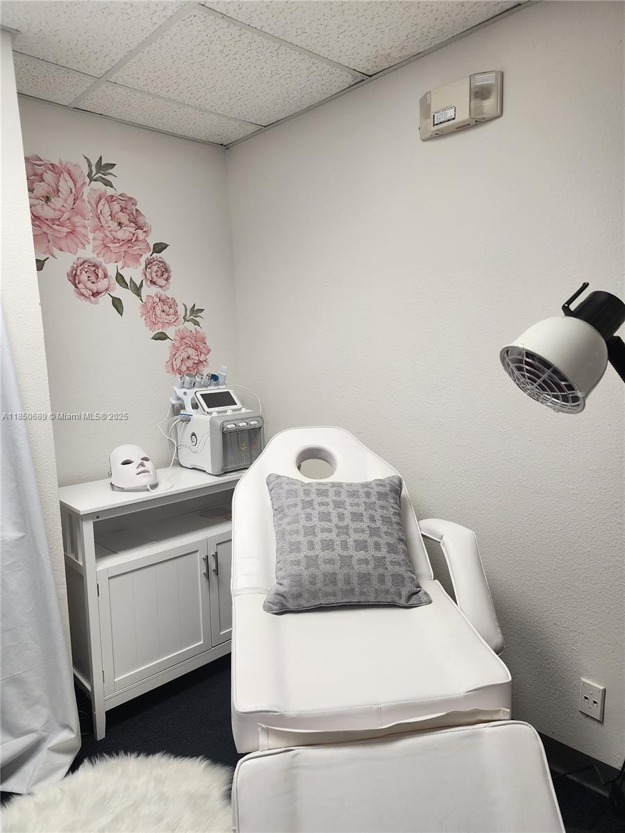 See details / sq. ft. $ 2025-08-01 0 Photo