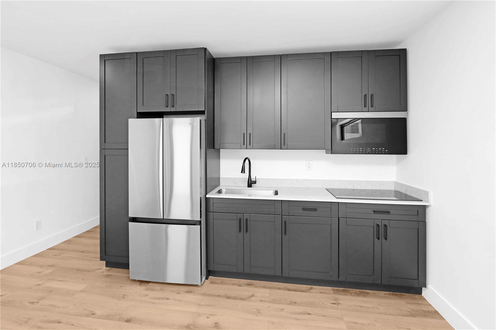 See details / sq. ft. $ 2025-08-01 0 Photo