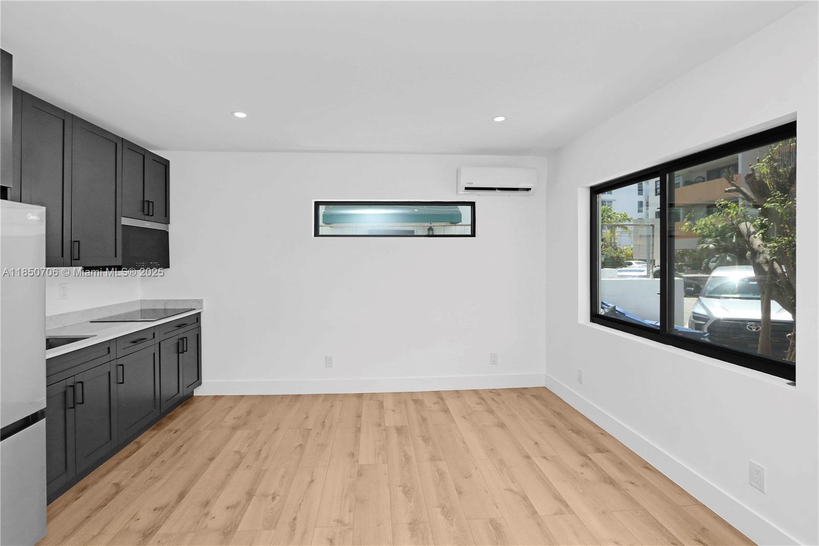 See details / sq. ft. $ 2025-08-01 0 Photo
