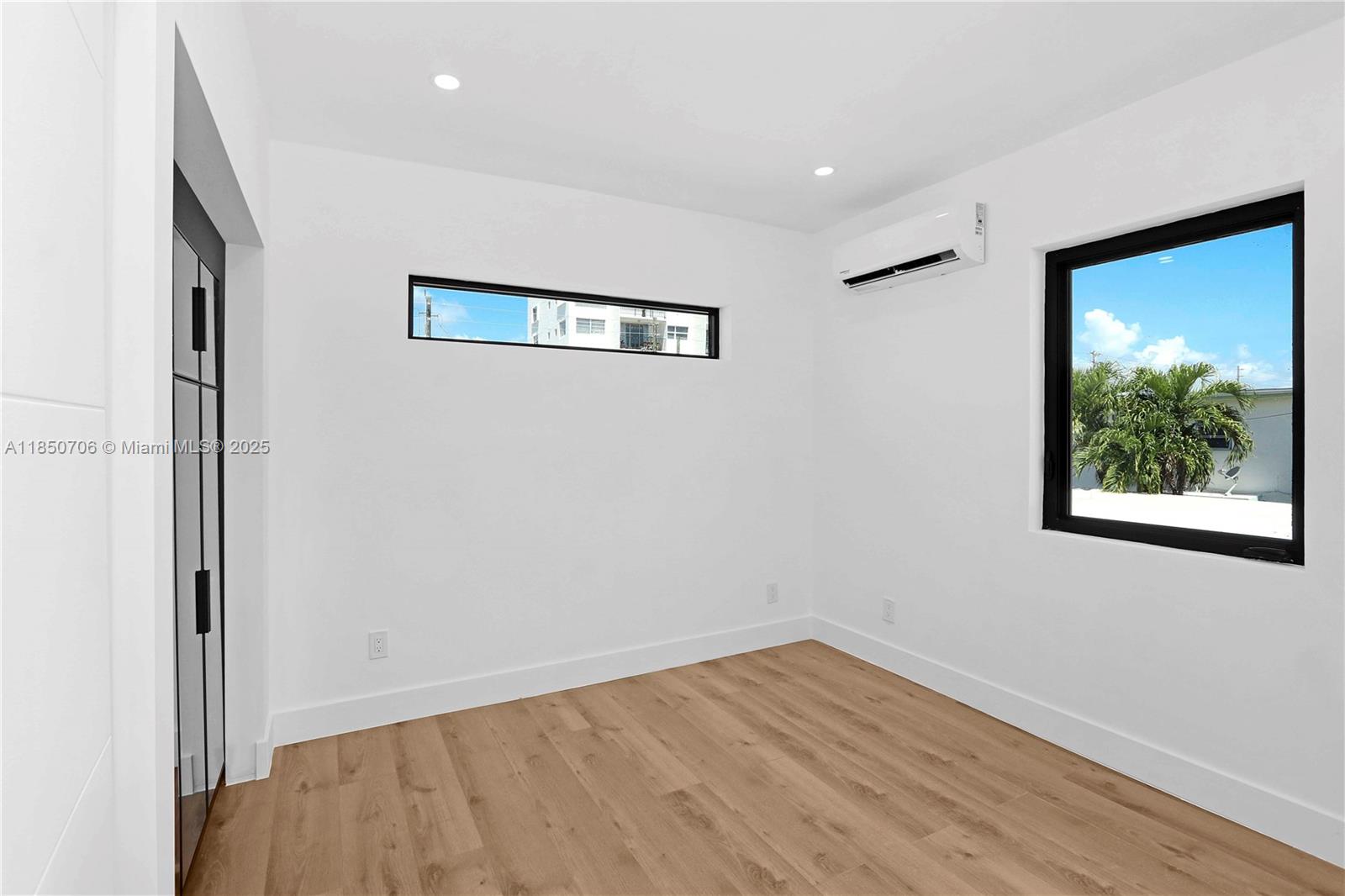 See details / sq. ft. $ 2025-08-01 0 Photo