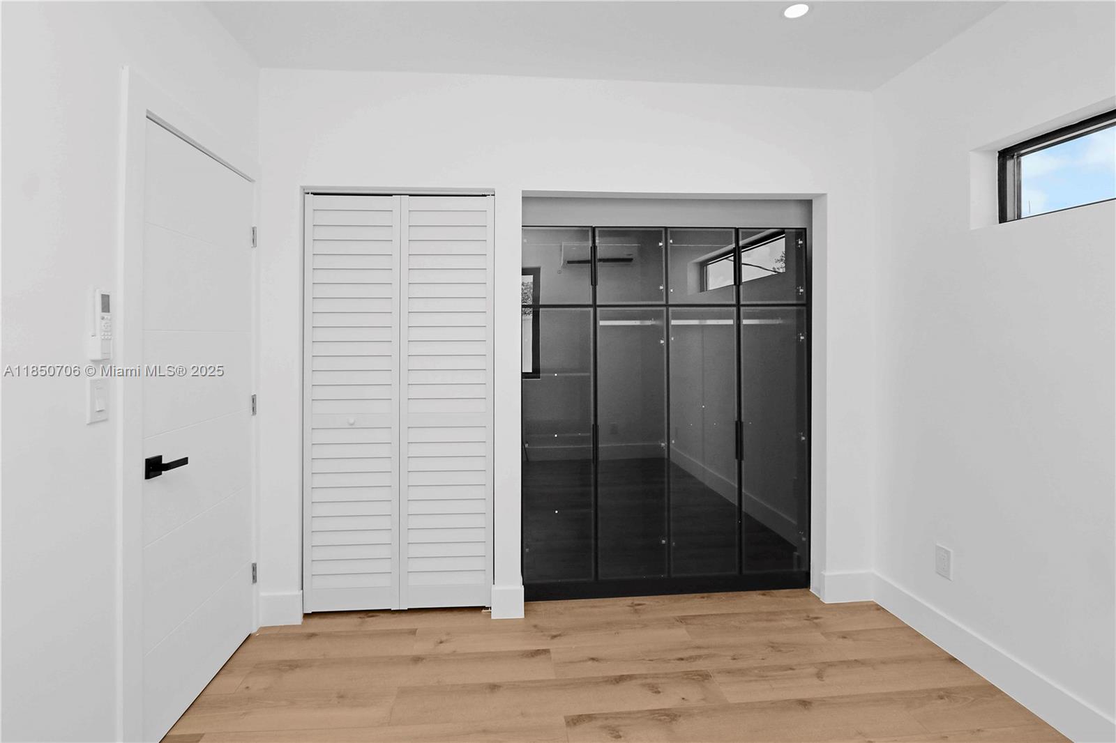 See details / sq. ft. $ 2025-08-01 0 Photo