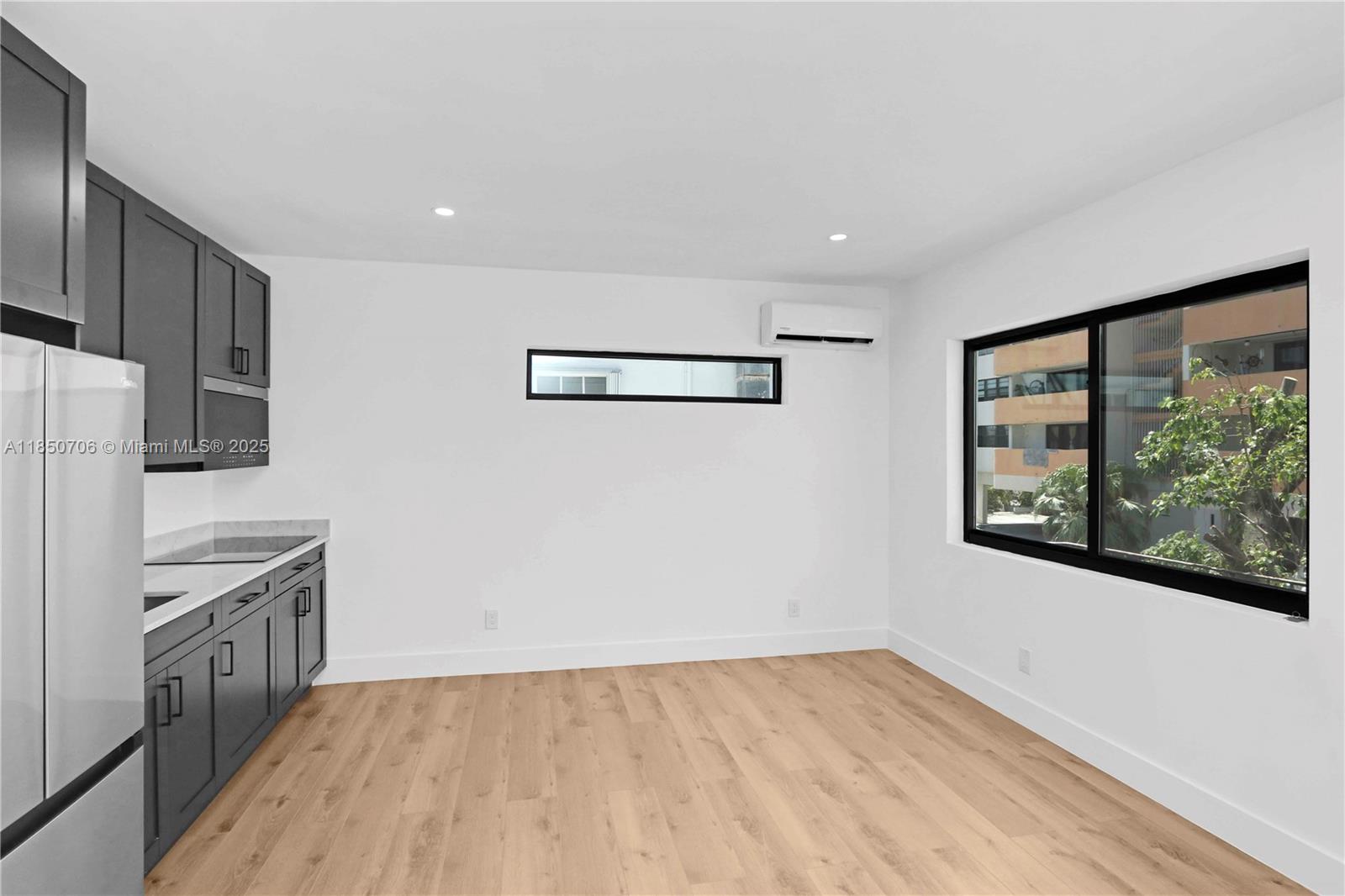See details / sq. ft. $ 2025-08-01 0 Photo