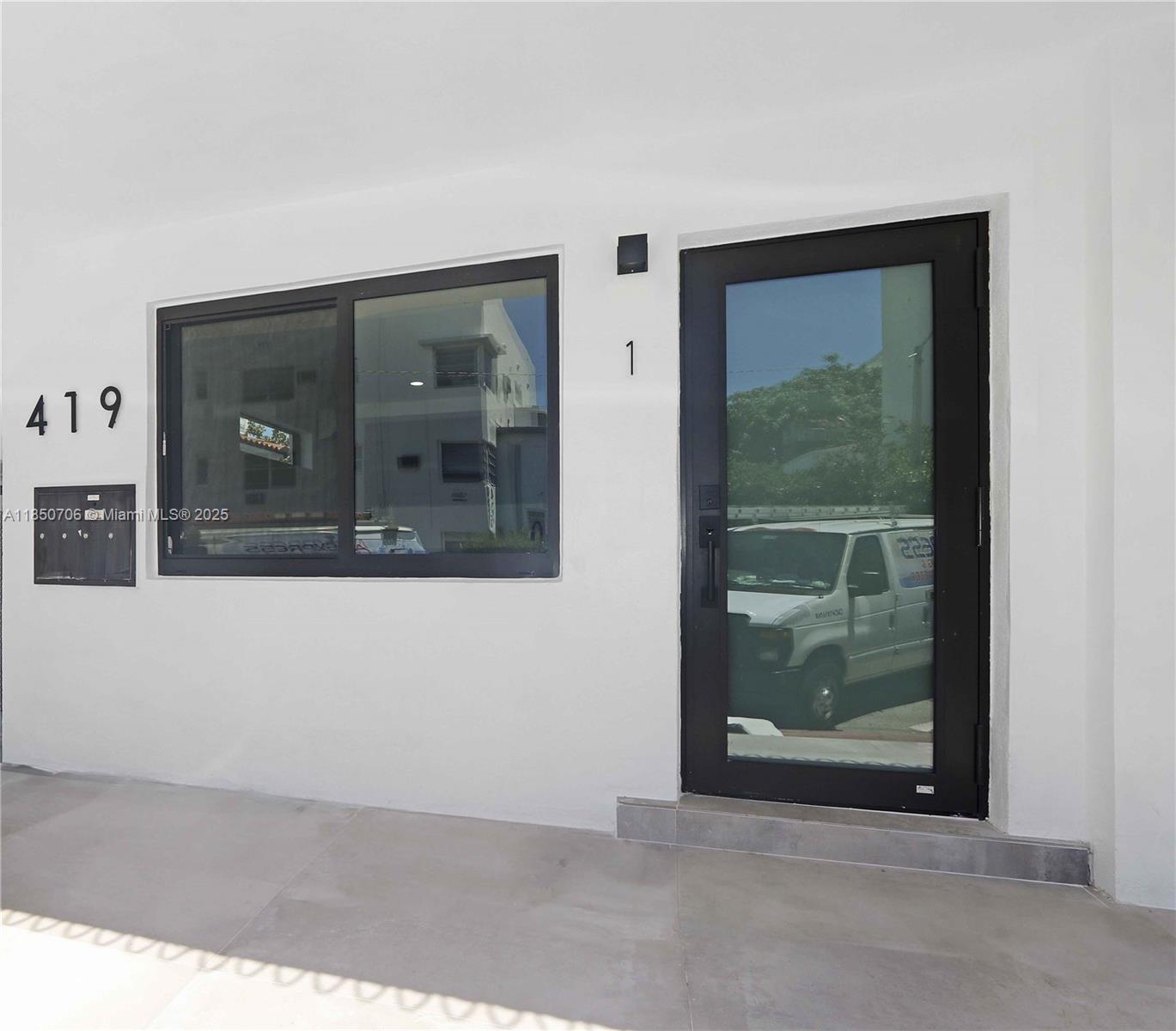 See details / sq. ft. $ 2025-08-01 0 Photo