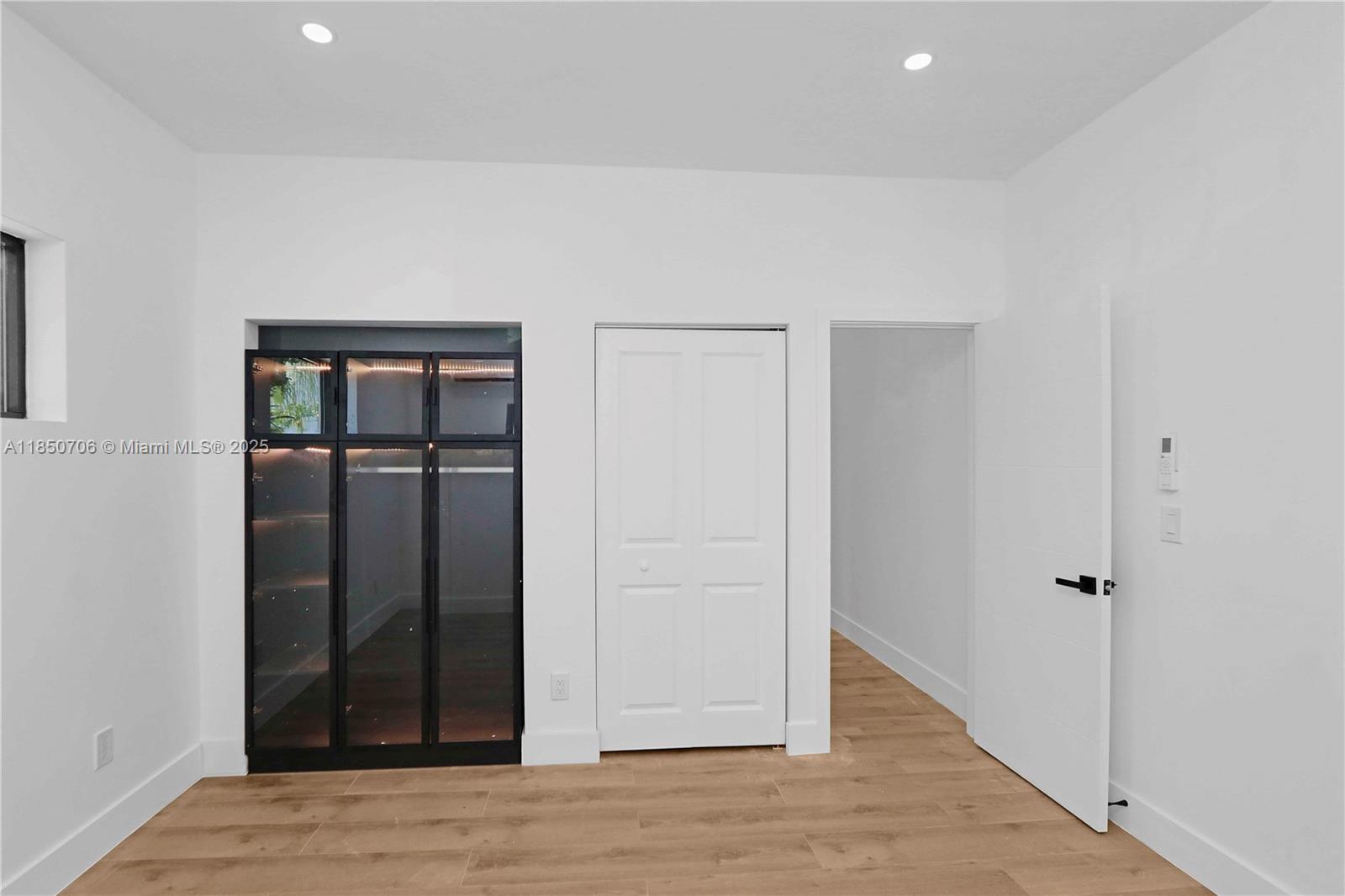 See details / sq. ft. $ 2025-08-01 0 Photo