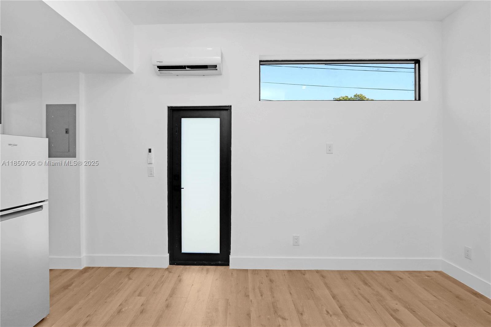 See details / sq. ft. $ 2025-08-01 0 Photo