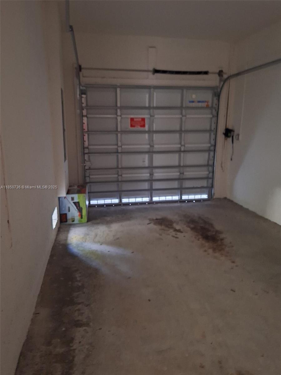 See details 25266 3 / 3 1514 sq. ft. $ 2025-08-01 0 Photo