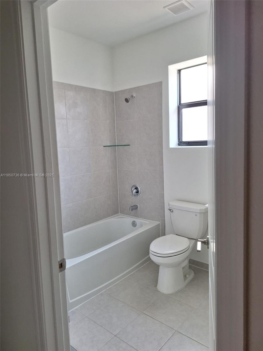 See details 25266 3 / 3 1514 sq. ft. $ 2025-08-01 0 Photo