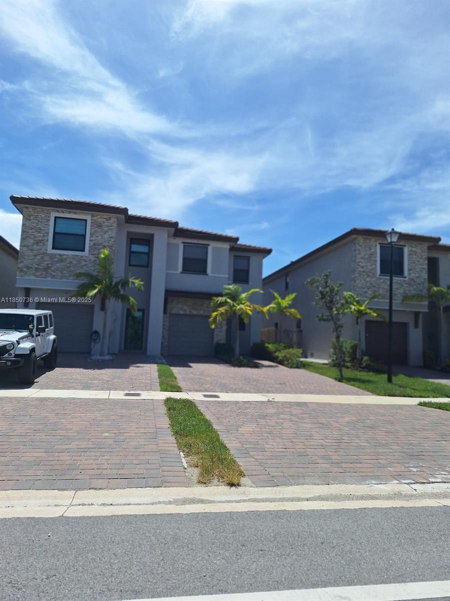 See details 25266 3 / 3 1514 sq. ft. $ 2025-08-01 0 Photo