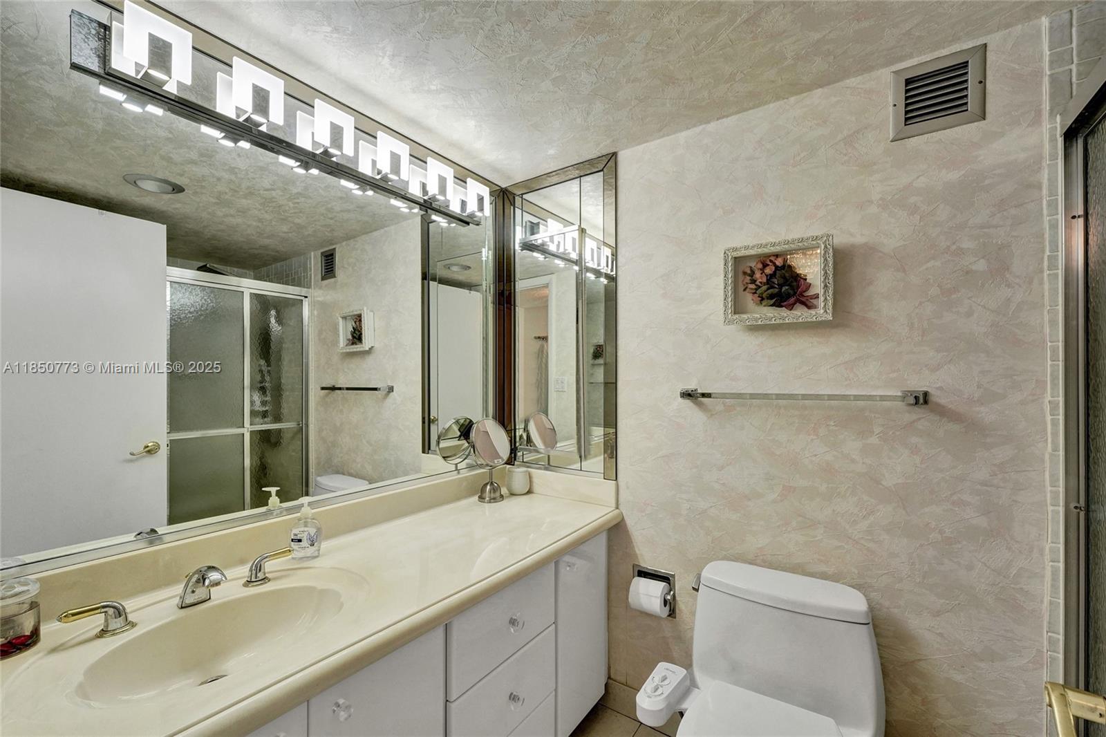 Photo of 1920 Ocean Dr  #16B, Hallandale Beach, Florida, 33009 - 