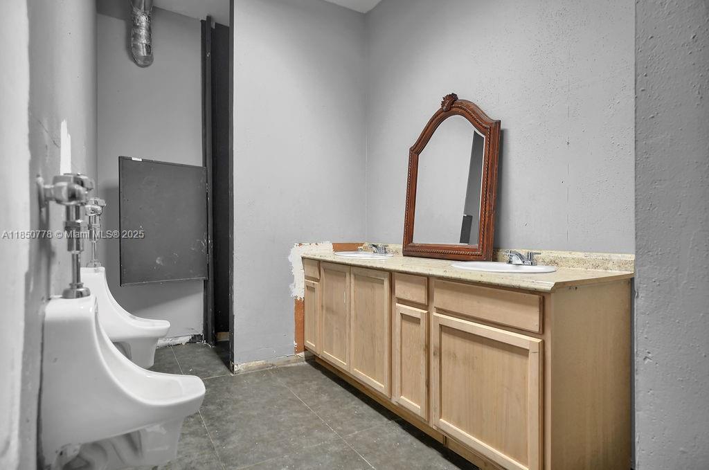   /   sq. ft. $ 2025-09-02 0 Photo