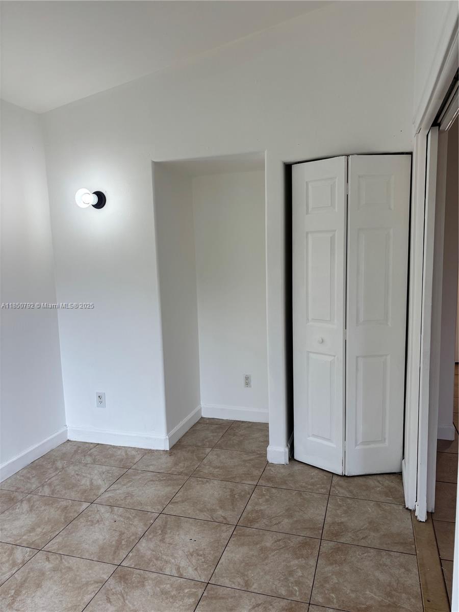 See details / 1080 sq. ft. $ 2025-08-01 0 Photo