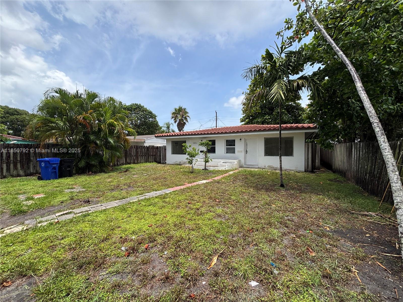 See details / 1080 sq. ft. $ 2025-08-01 0 Photo