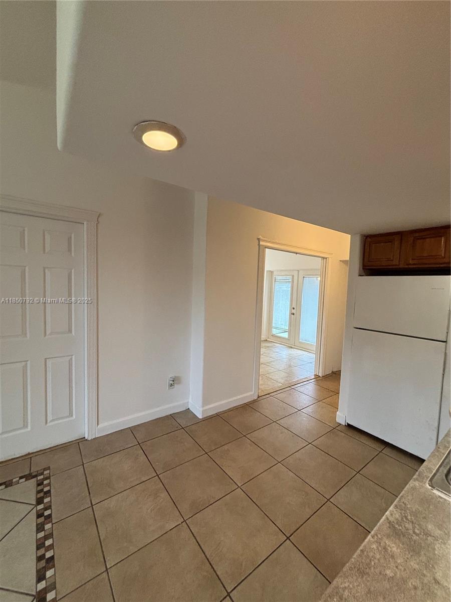 See details / 1080 sq. ft. $ 2025-08-01 0 Photo