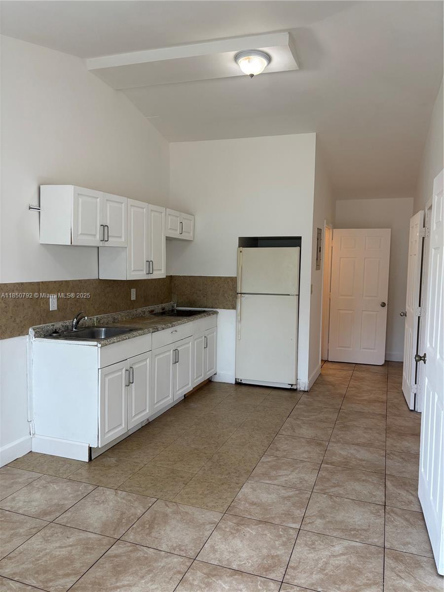 See details / 1080 sq. ft. $ 2025-08-01 0 Photo