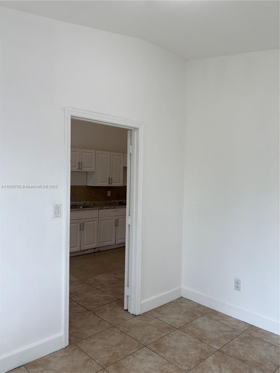 See details / 1080 sq. ft. $ 2025-08-01 0 Photo