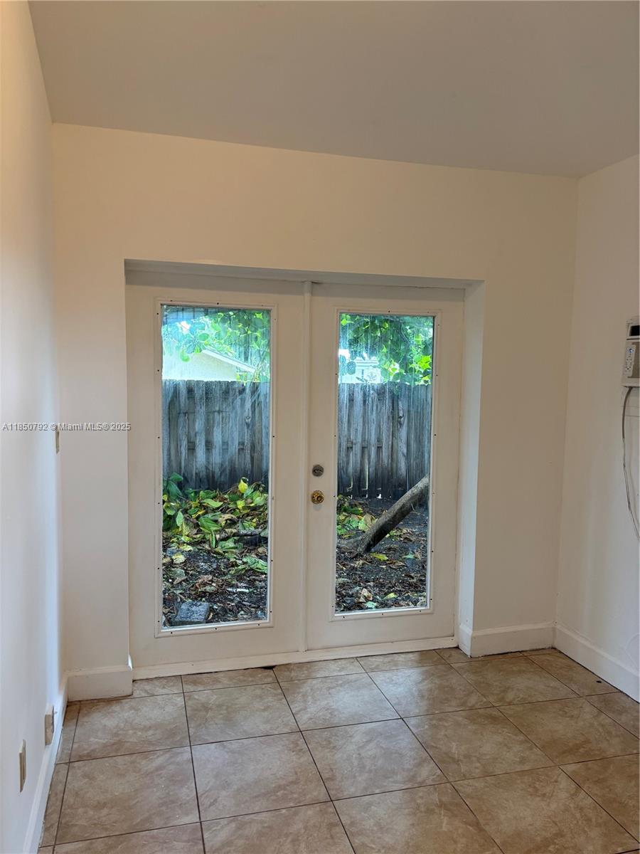 See details / 1080 sq. ft. $ 2025-08-01 0 Photo