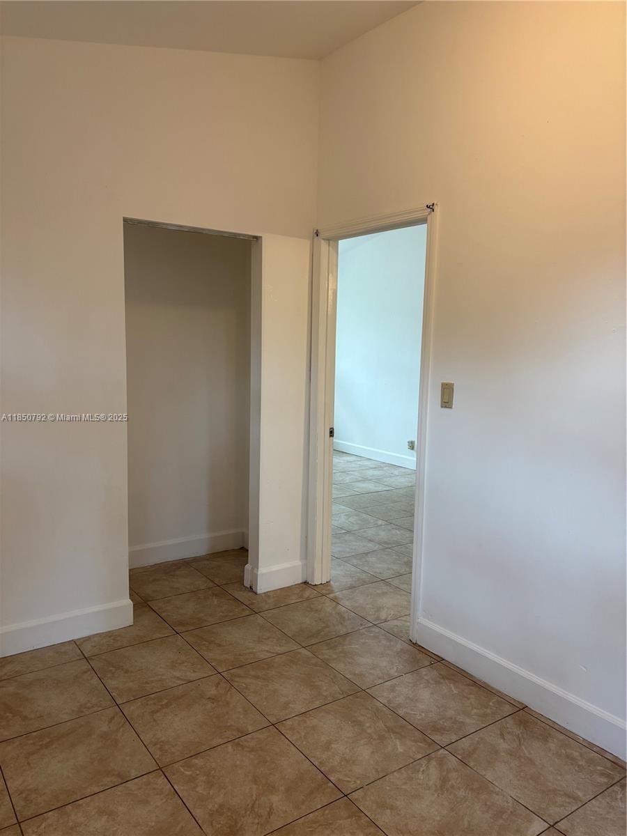 See details / 1080 sq. ft. $ 2025-08-01 0 Photo