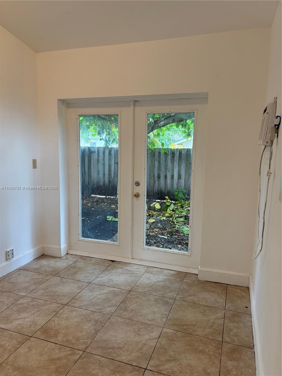 See details / 1080 sq. ft. $ 2025-08-01 0 Photo