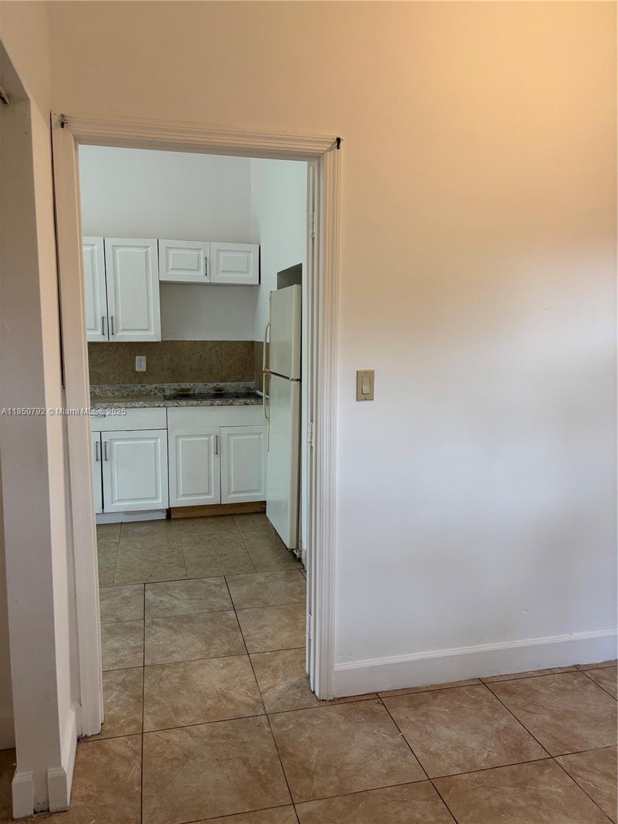 See details / 1080 sq. ft. $ 2025-08-01 0 Photo