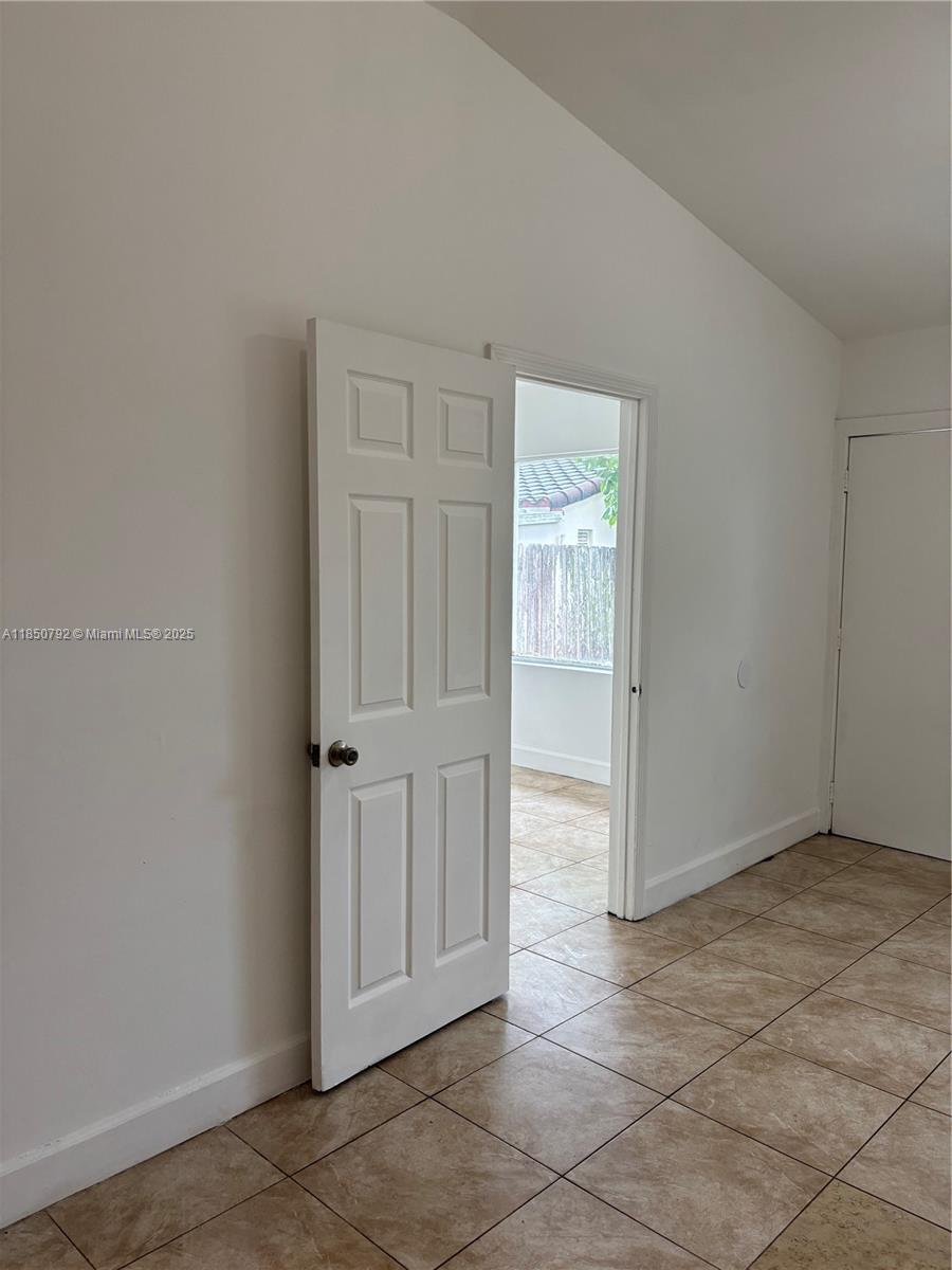 See details / 1080 sq. ft. $ 2025-08-01 0 Photo
