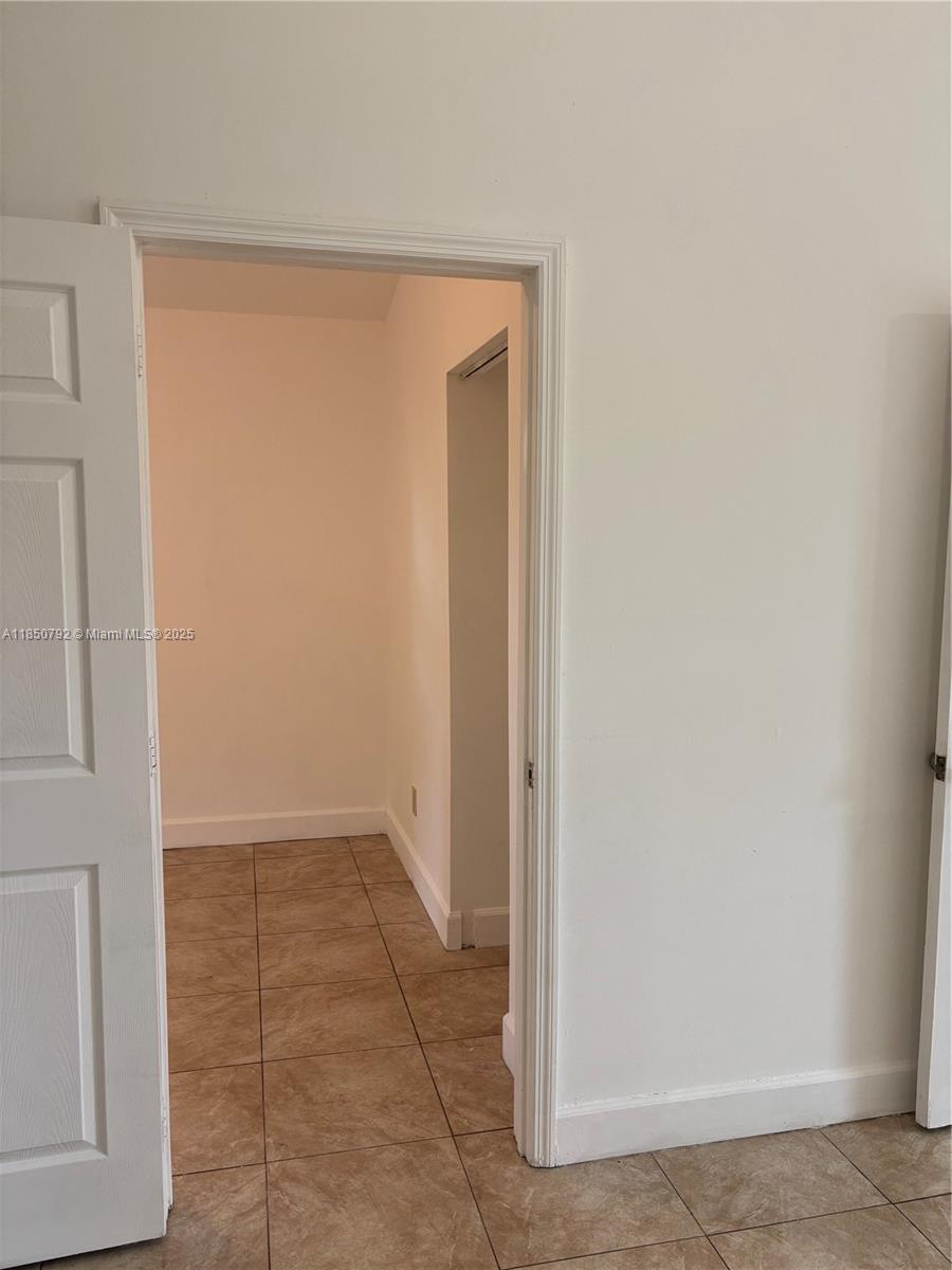 See details / 1080 sq. ft. $ 2025-08-01 0 Photo