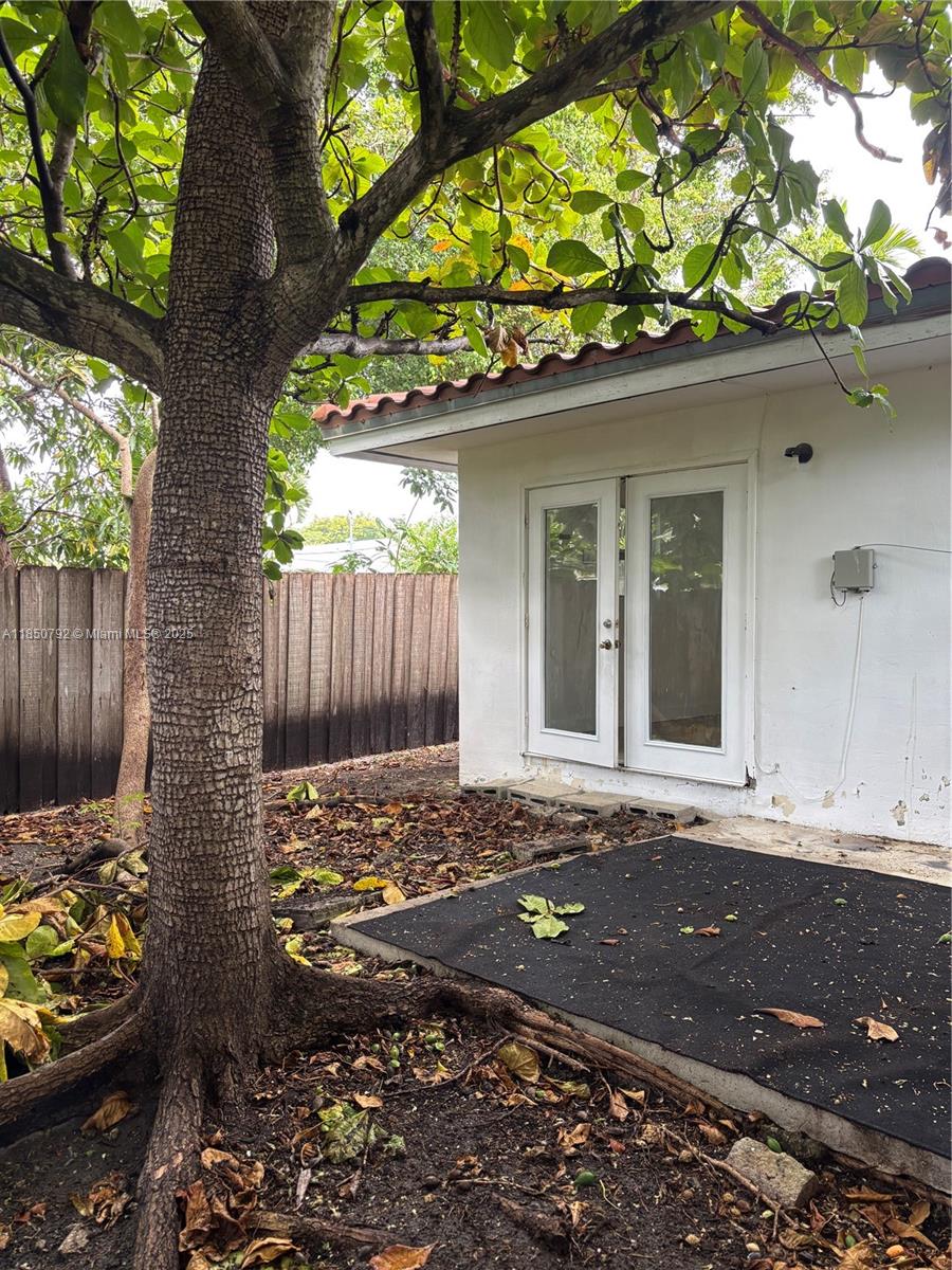 See details / 1080 sq. ft. $ 2025-08-01 0 Photo
