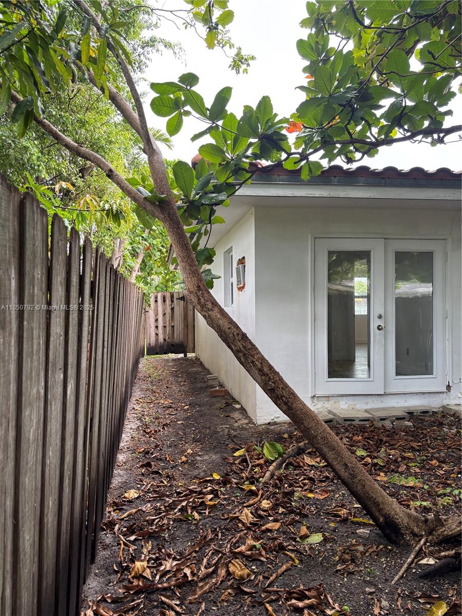 See details / 1080 sq. ft. $ 2025-08-01 0 Photo