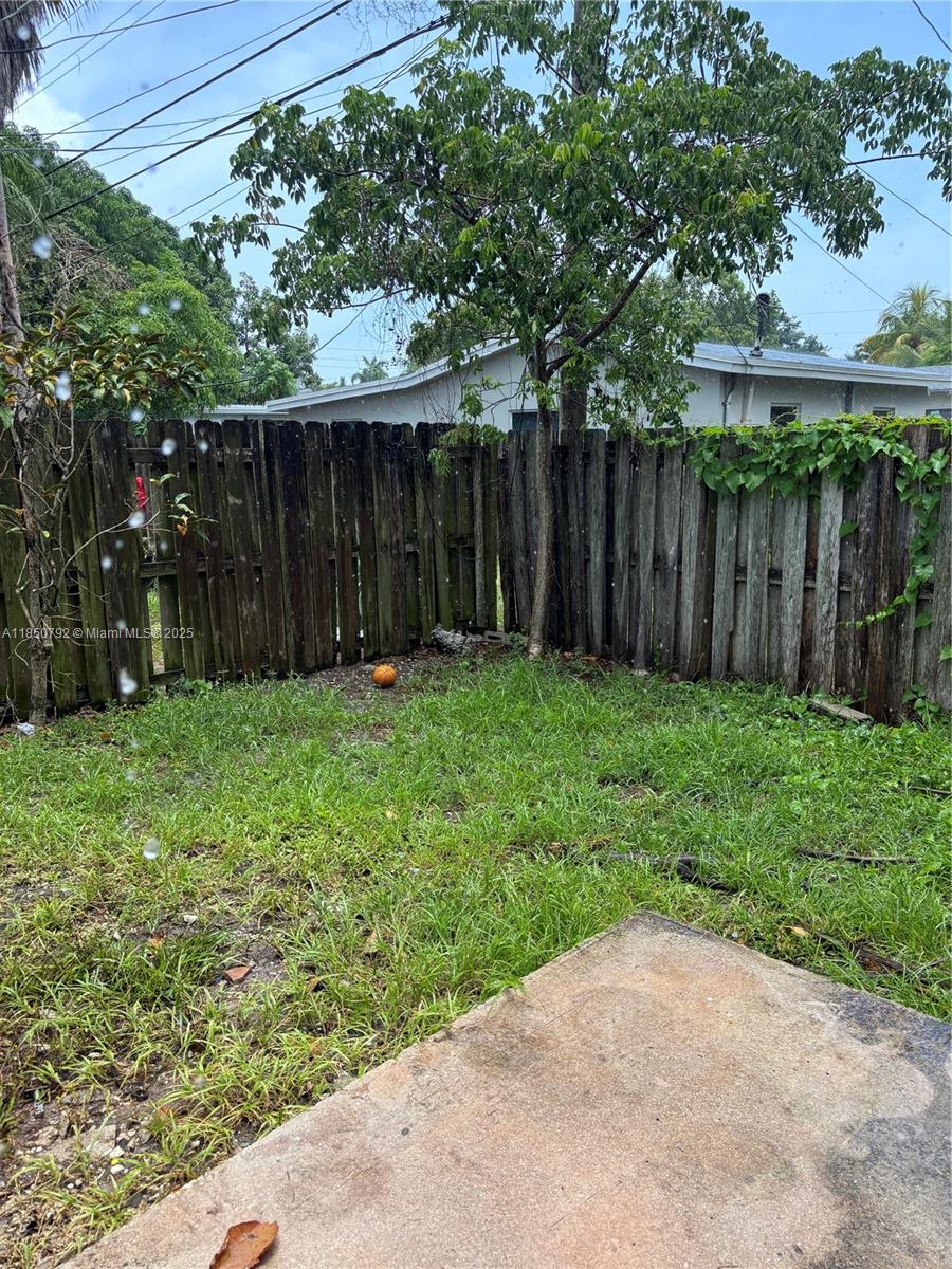 See details / 1080 sq. ft. $ 2025-08-01 0 Photo