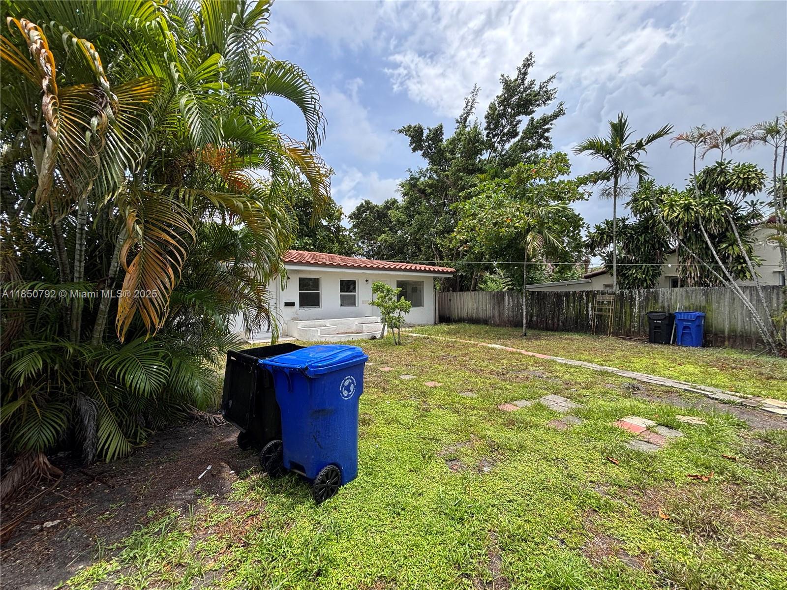See details / 1080 sq. ft. $ 2025-08-01 0 Photo