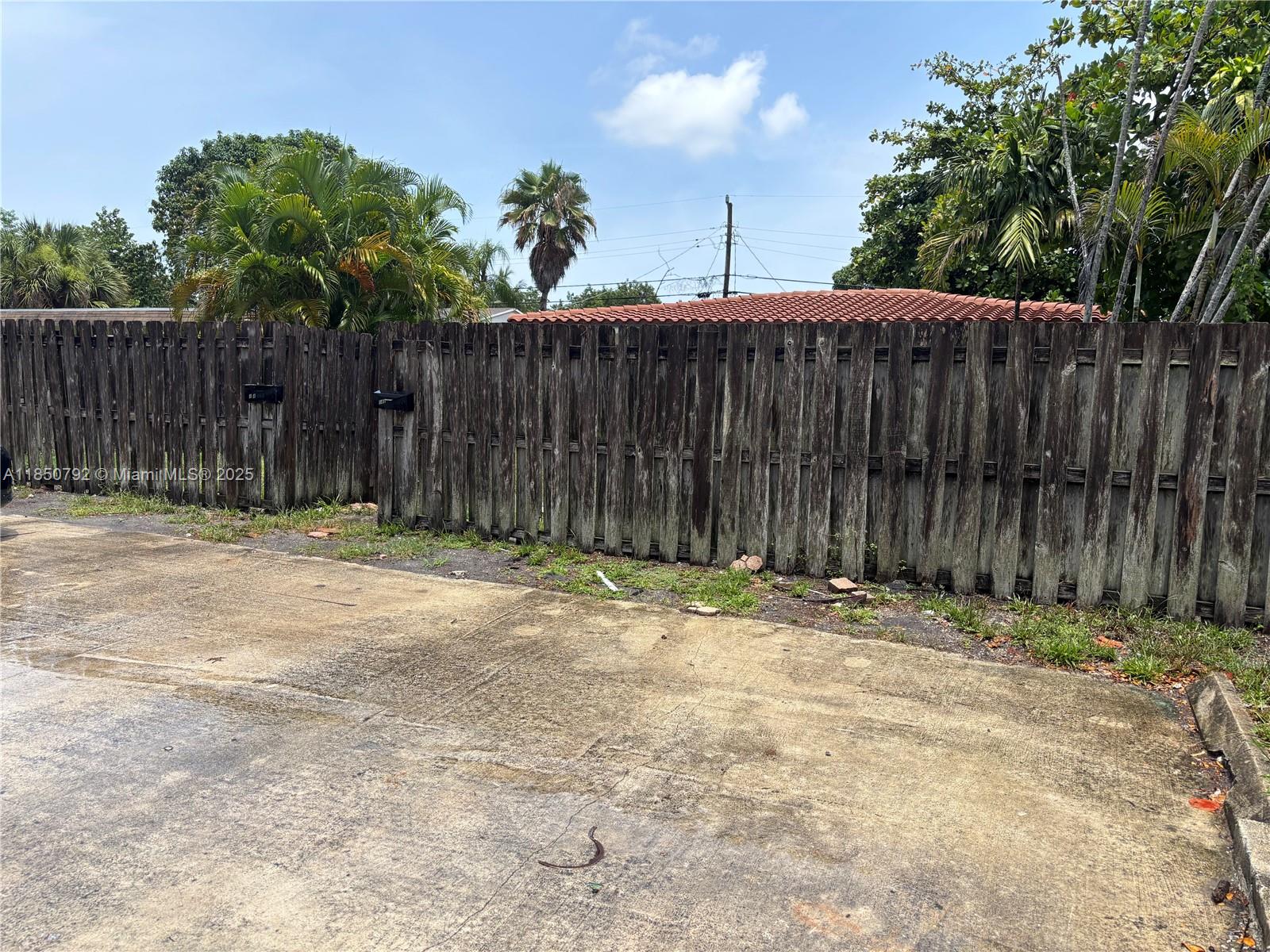 See details / 1080 sq. ft. $ 2025-08-01 0 Photo