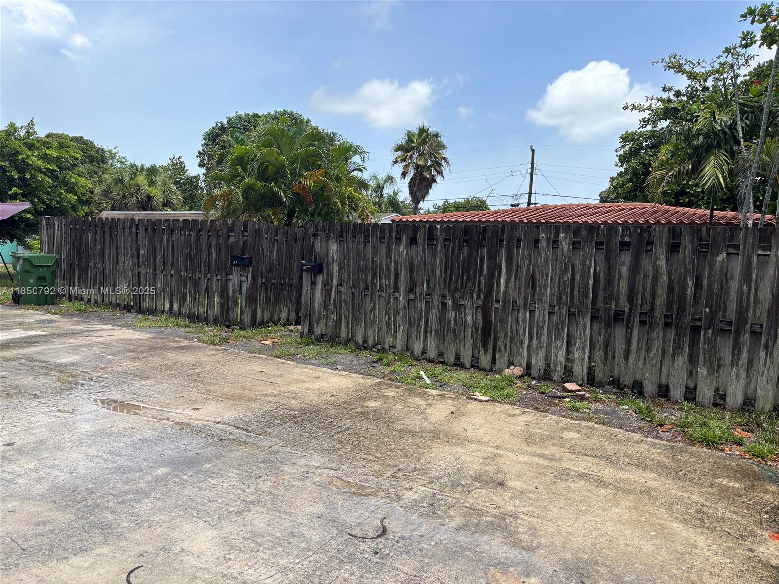 See details / 1080 sq. ft. $ 2025-08-01 0 Photo