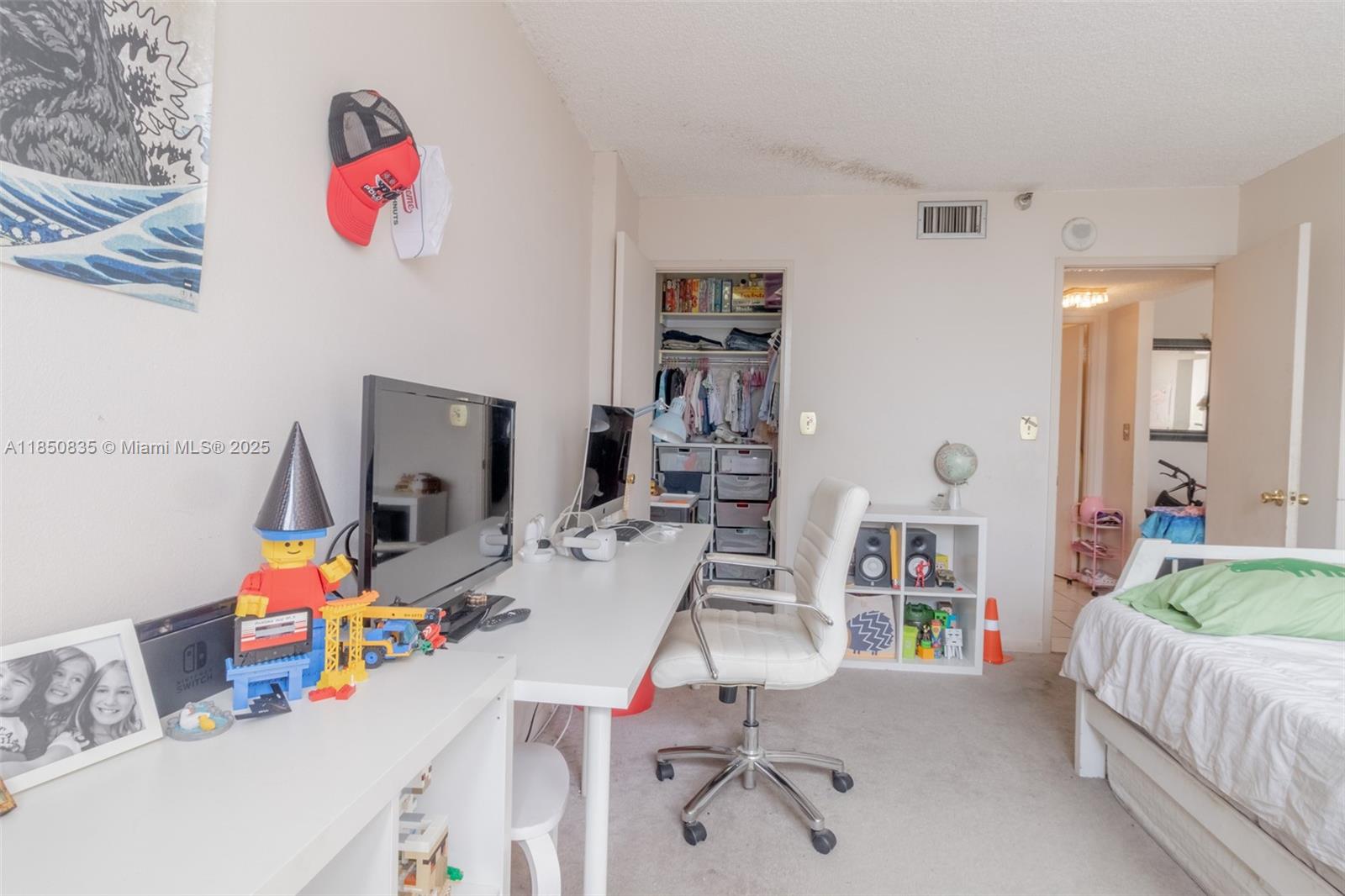 See details 1902 2 / 2 1240 sq. ft. $ 2025-08-01 0 Photo
