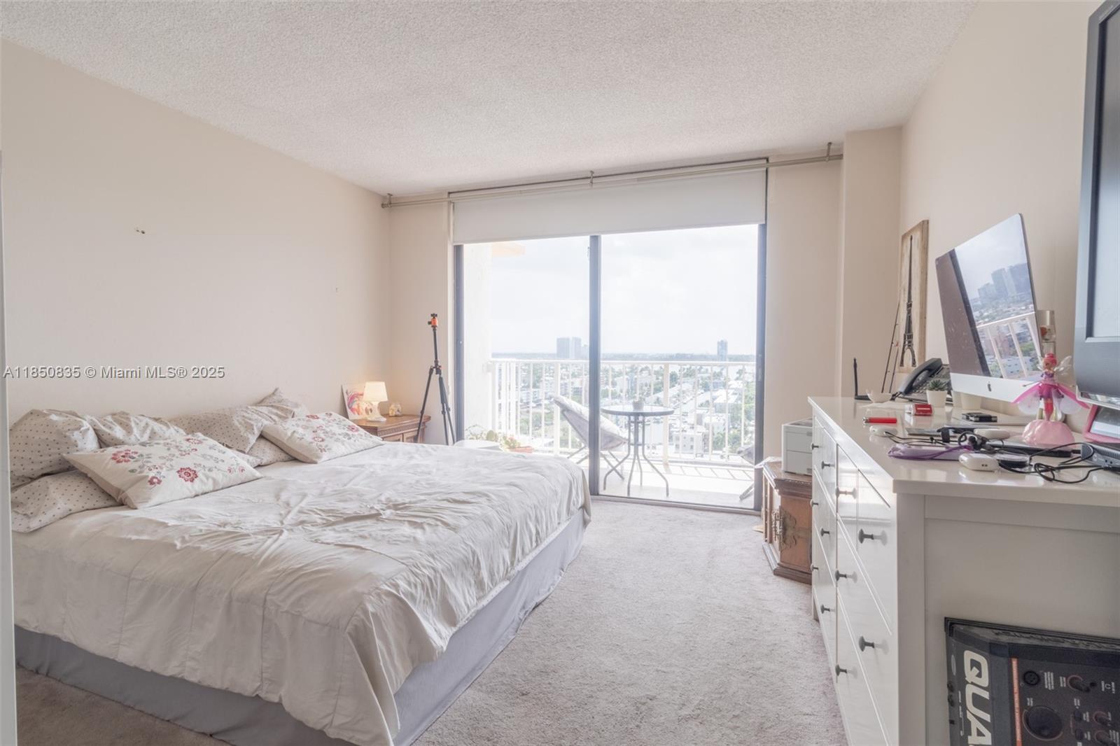 See details 1902 2 / 2 1240 sq. ft. $ 2025-08-01 0 Photo
