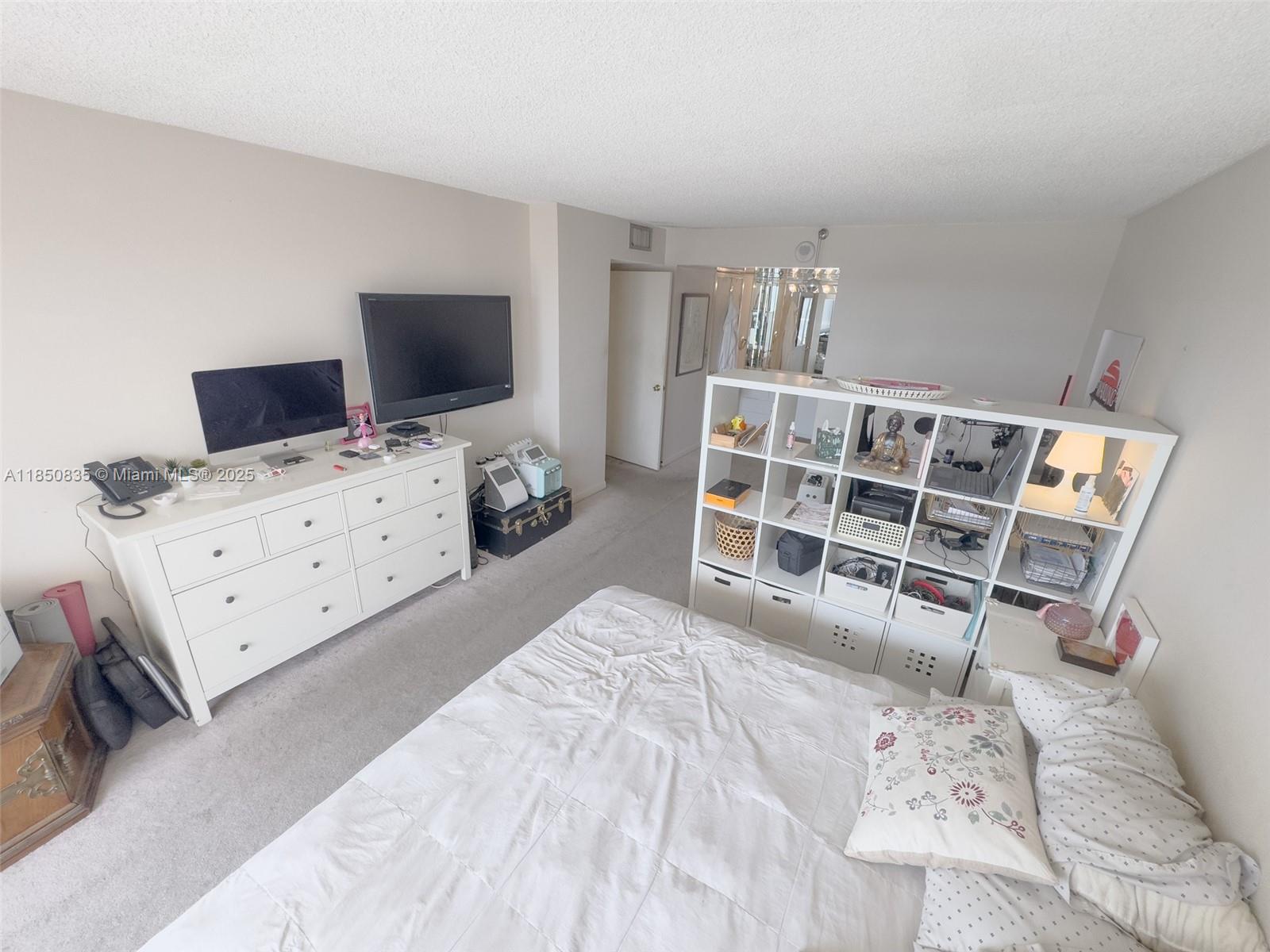See details 1902 2 / 2 1240 sq. ft. $ 2025-08-01 0 Photo
