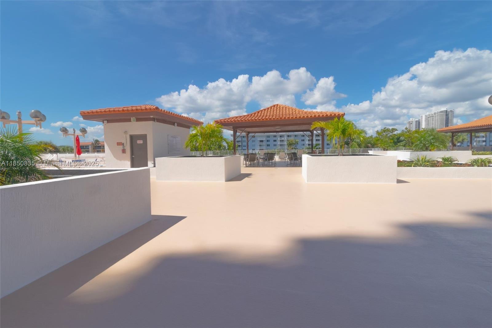 See details 1902 2 / 2 1240 sq. ft. $ 2025-08-01 0 Photo