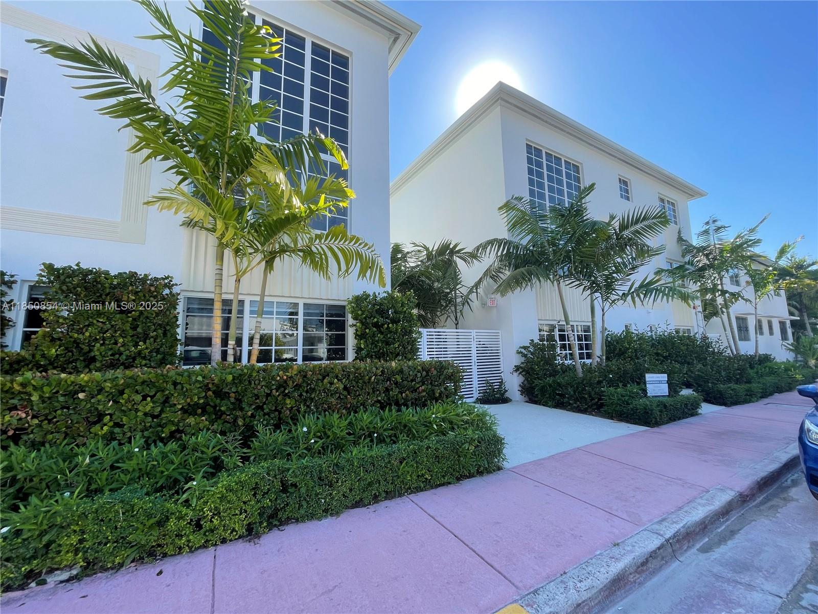 See details / sq. ft. $ 2025-08-01 0 Photo