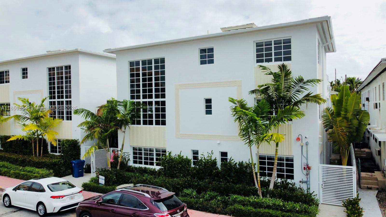 See details / sq. ft. $ 2025-08-01 0 Photo