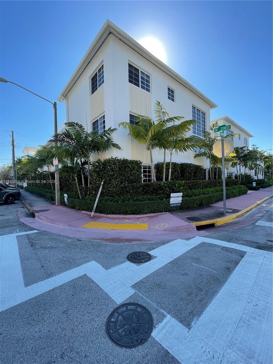 See details / sq. ft. $ 2025-08-01 0 Photo