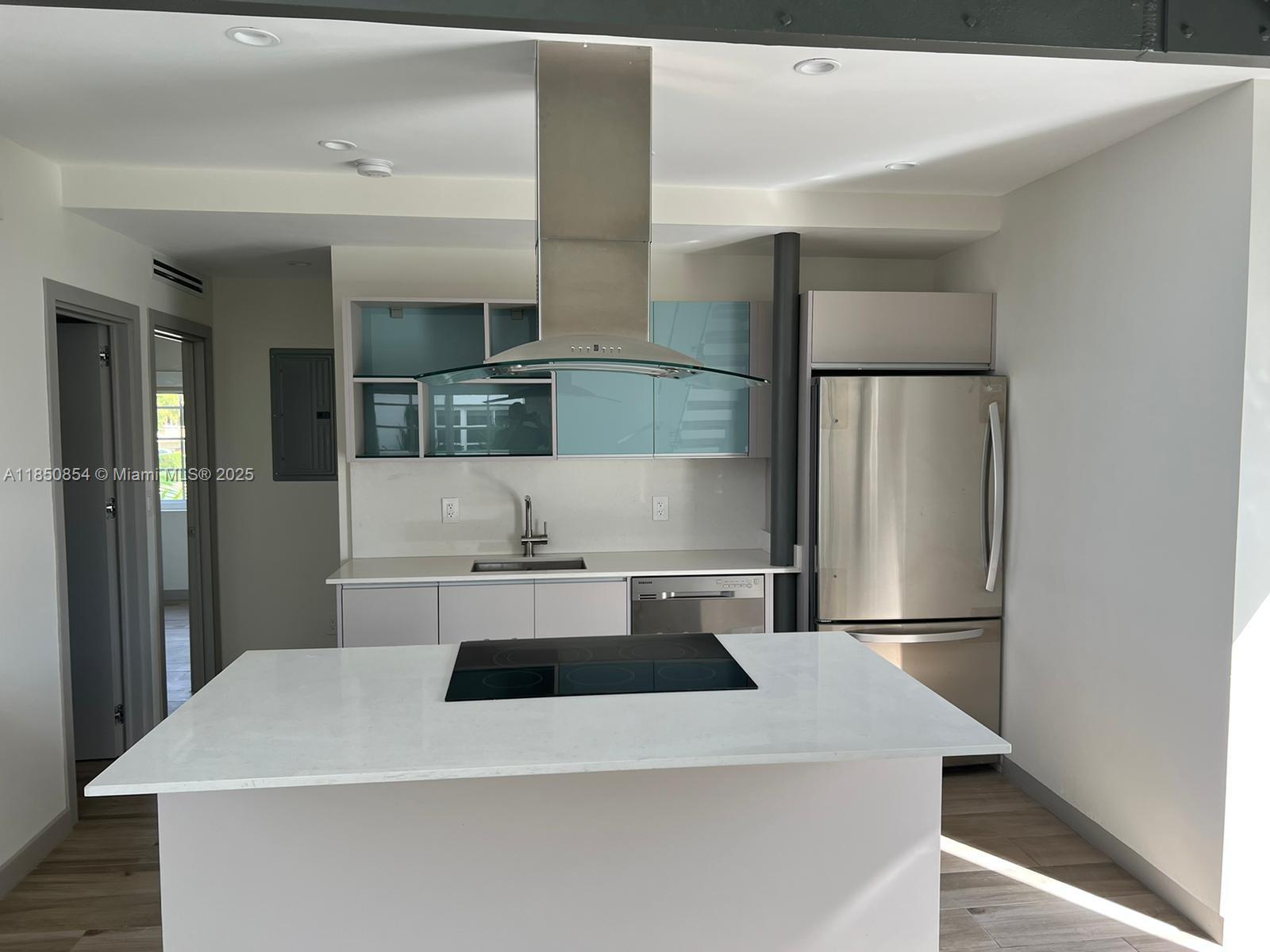 See details / sq. ft. $ 2025-08-01 0 Photo