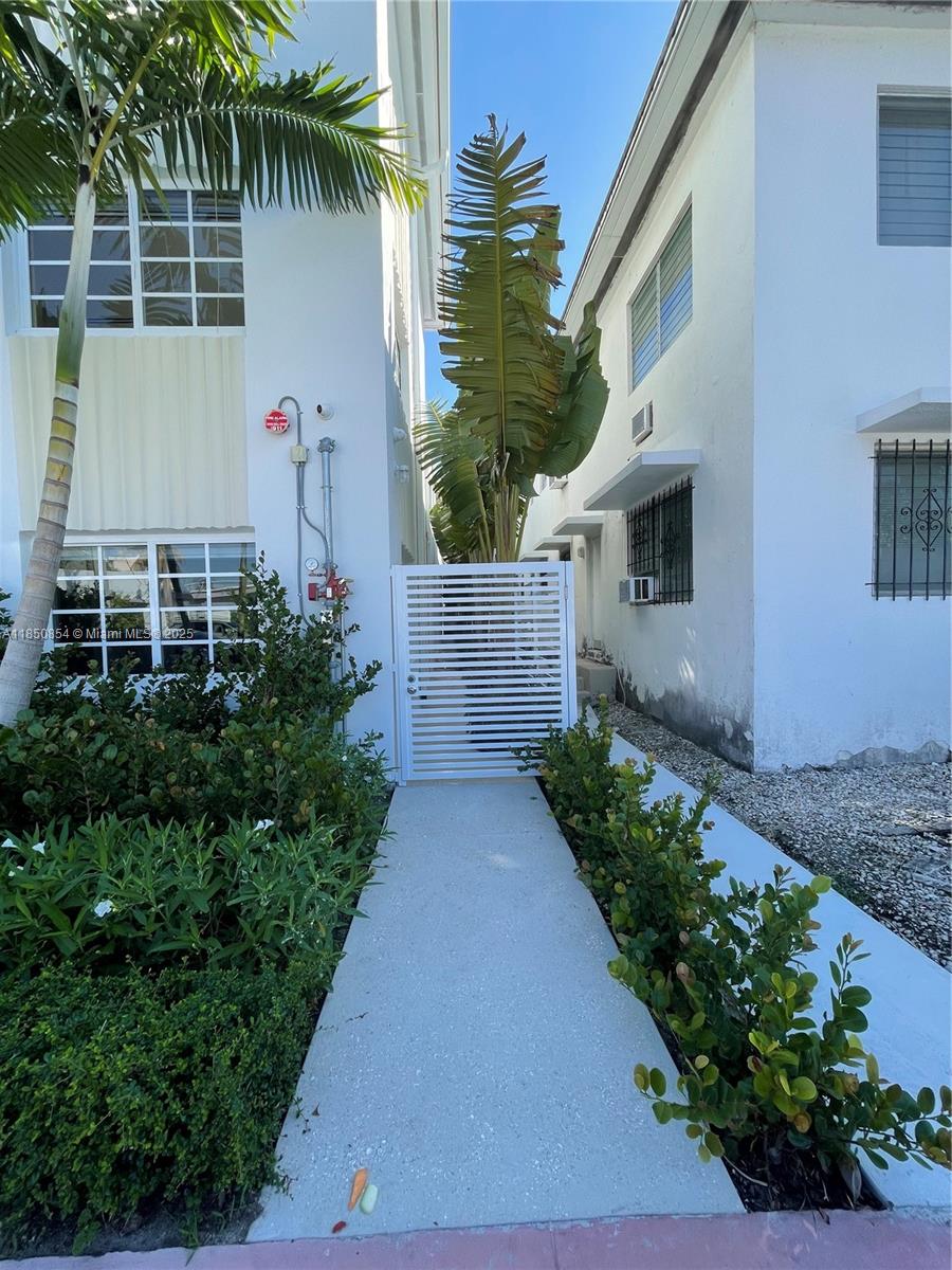 See details / sq. ft. $ 2025-08-01 0 Photo