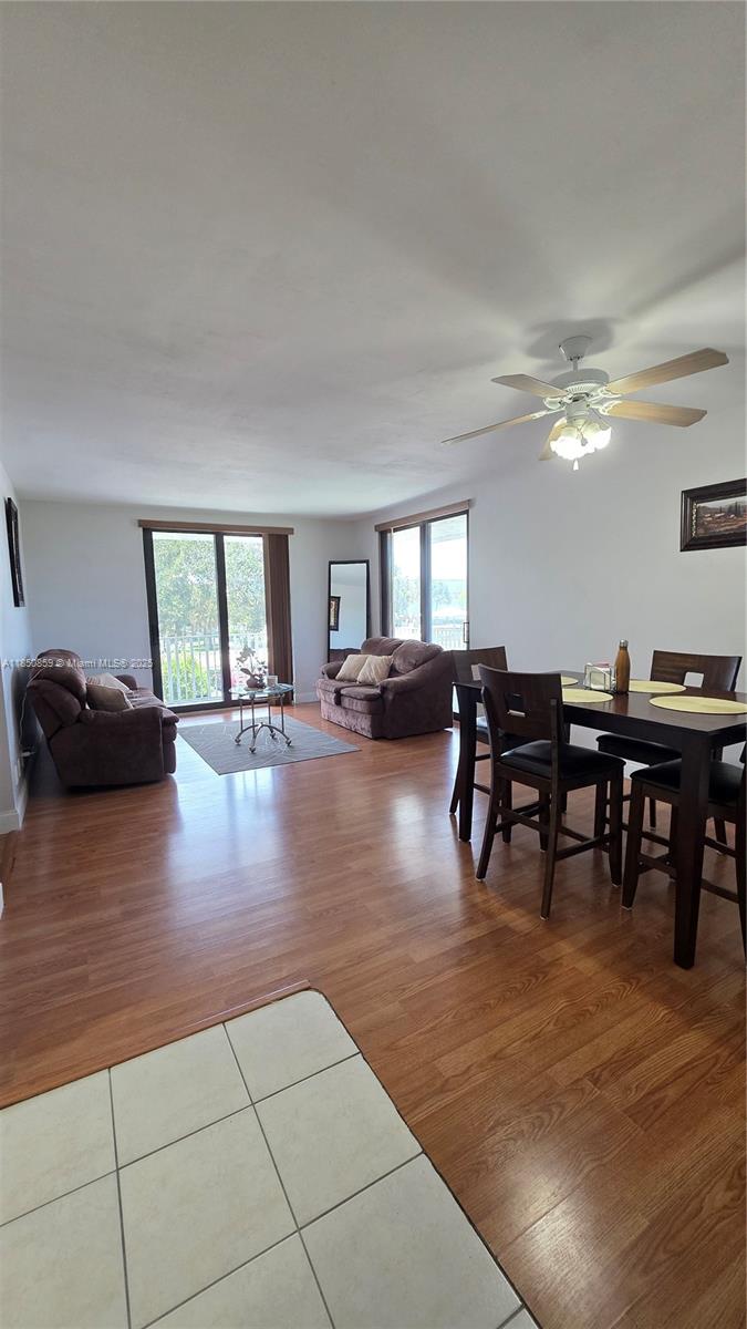 Ver detalles 215 2 / 2 1150 sq. ft. $ 2025-08-01 0 foto