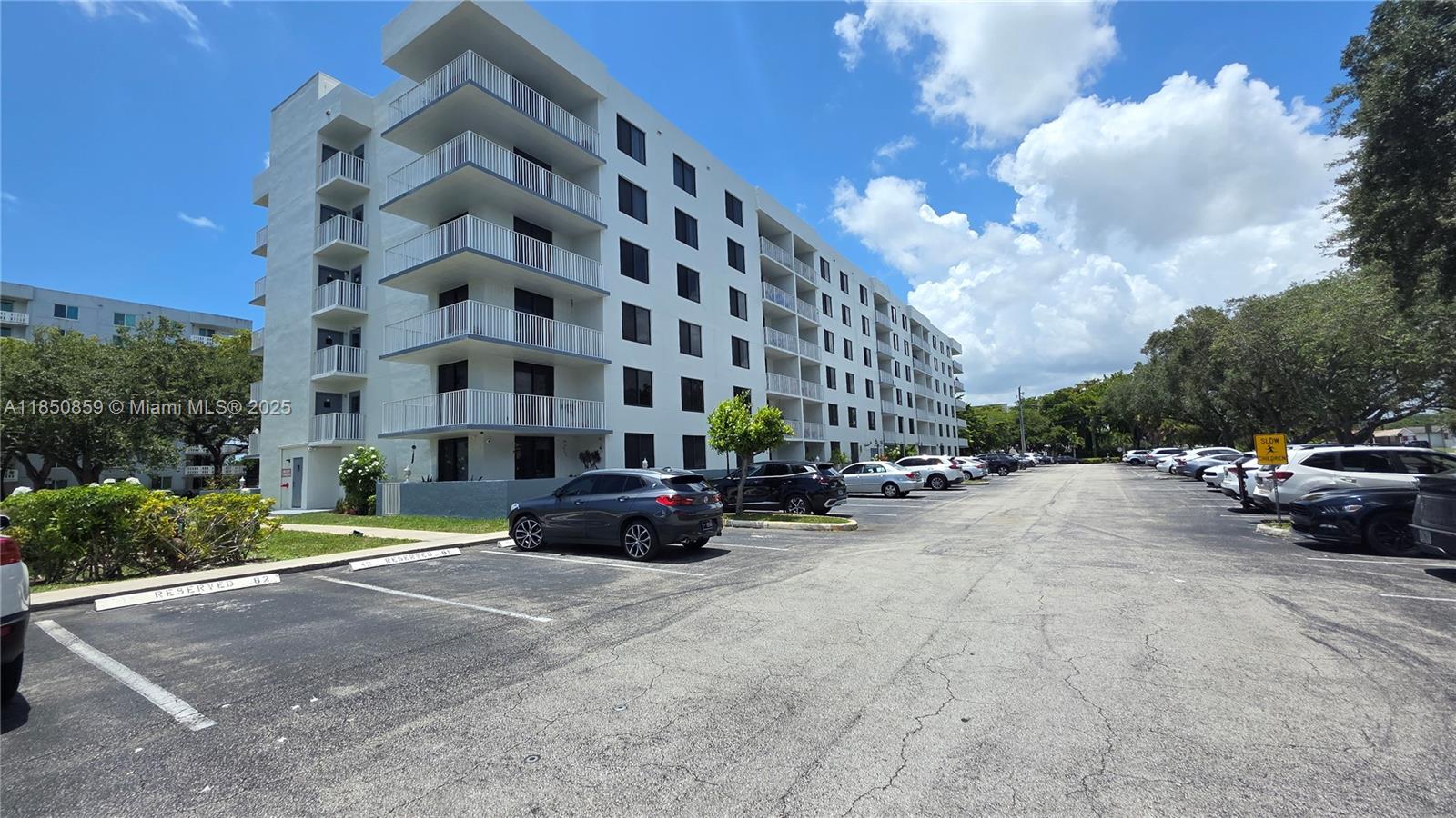 Ver detalles 215 2 / 2 1150 sq. ft. $ 2025-08-01 0 foto