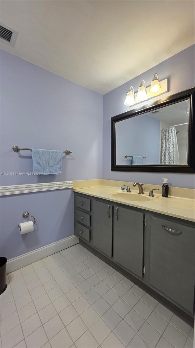 Ver detalles 215 2 / 2 1150 sq. ft. $ 2025-08-01 0 foto