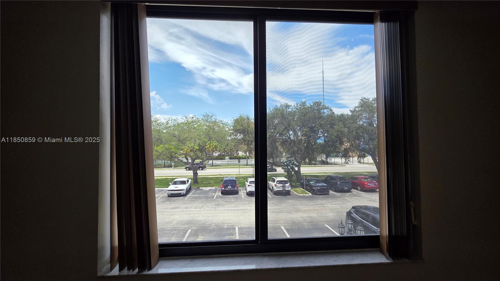 Ver detalles 215 2 / 2 1150 sq. ft. $ 2025-08-01 0 foto