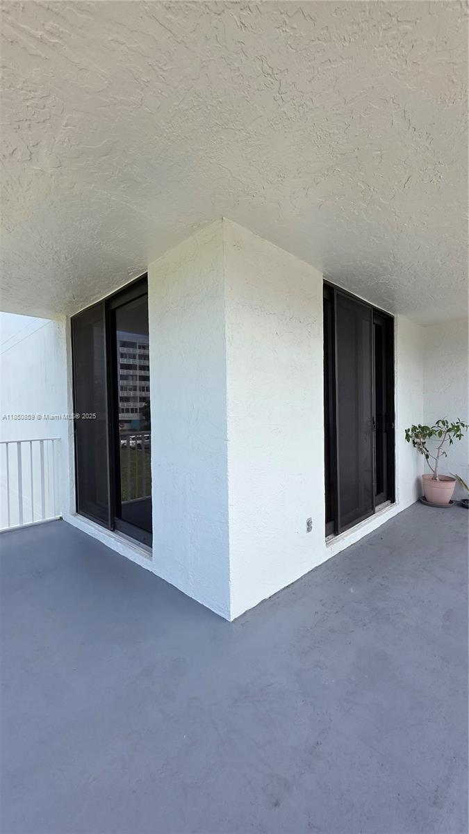 Ver detalles 215 2 / 2 1150 sq. ft. $ 2025-08-01 0 foto
