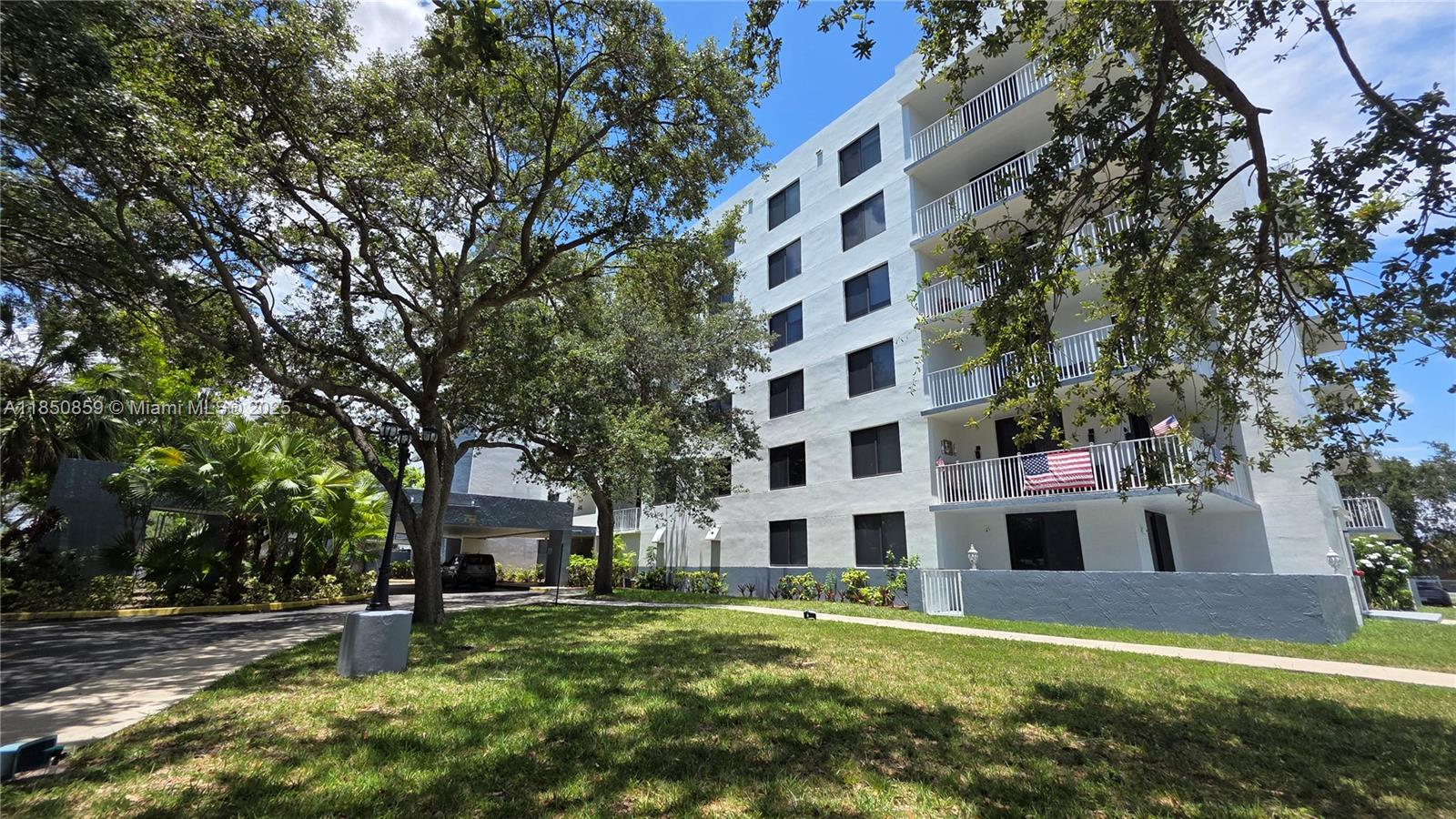 Ver detalles 215 2 / 2 1150 sq. ft. $ 2025-08-01 0 foto