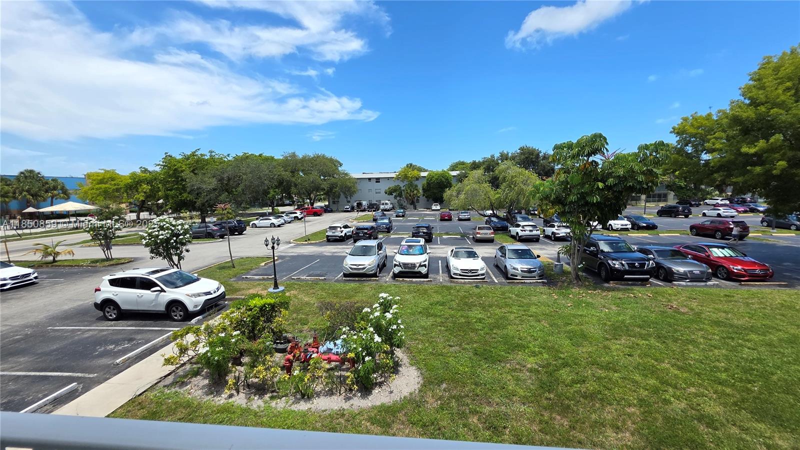 Ver detalles 215 2 / 2 1150 sq. ft. $ 2025-08-01 0 foto
